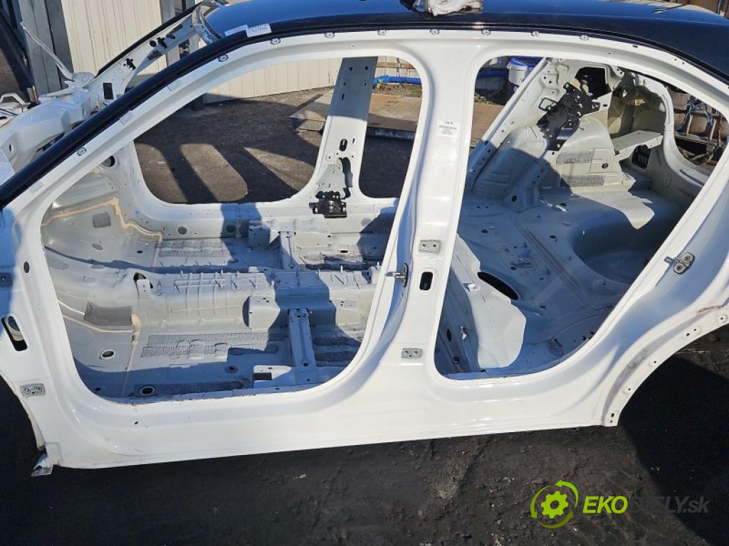 Opel Mokka B 2020- 1.2 T 131 HP manual 96 kW 1199 cm3 5- Práh: ľavý  (Karoséria ostatné)