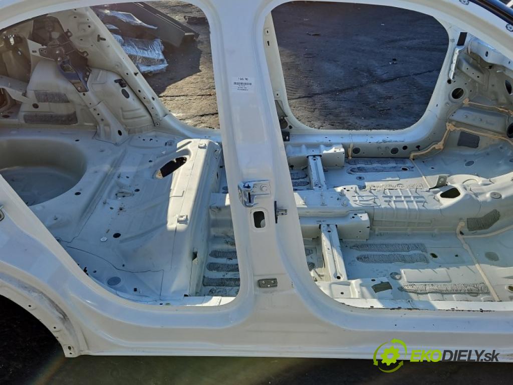 Opel Mokka B 2020- 1.2 T 131 HP manual 96 kW 1199 cm3 5- Práh: pravý (Karoséria ostatné)