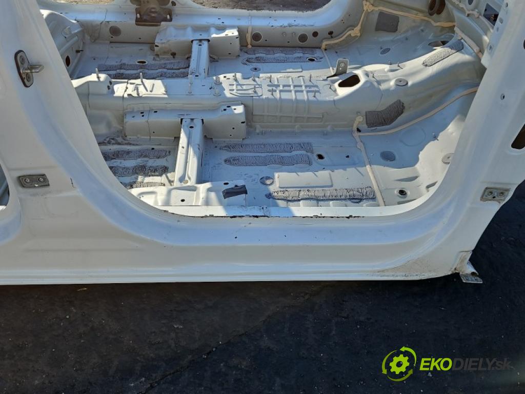 Opel Mokka B 2020- 1.2 T 131 HP manual 96 kW 1199 cm3 5- Práh: pravý (Karoséria ostatné)