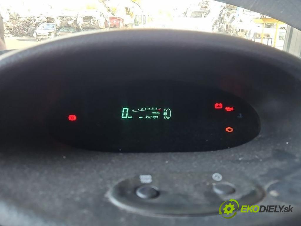 Toyota Yaris I 1999-2005 1.0 vvti 68 hp manual 50 kW 998 cm3 5- Přístrojová deska 21655865-3 (Přístrojová deska)