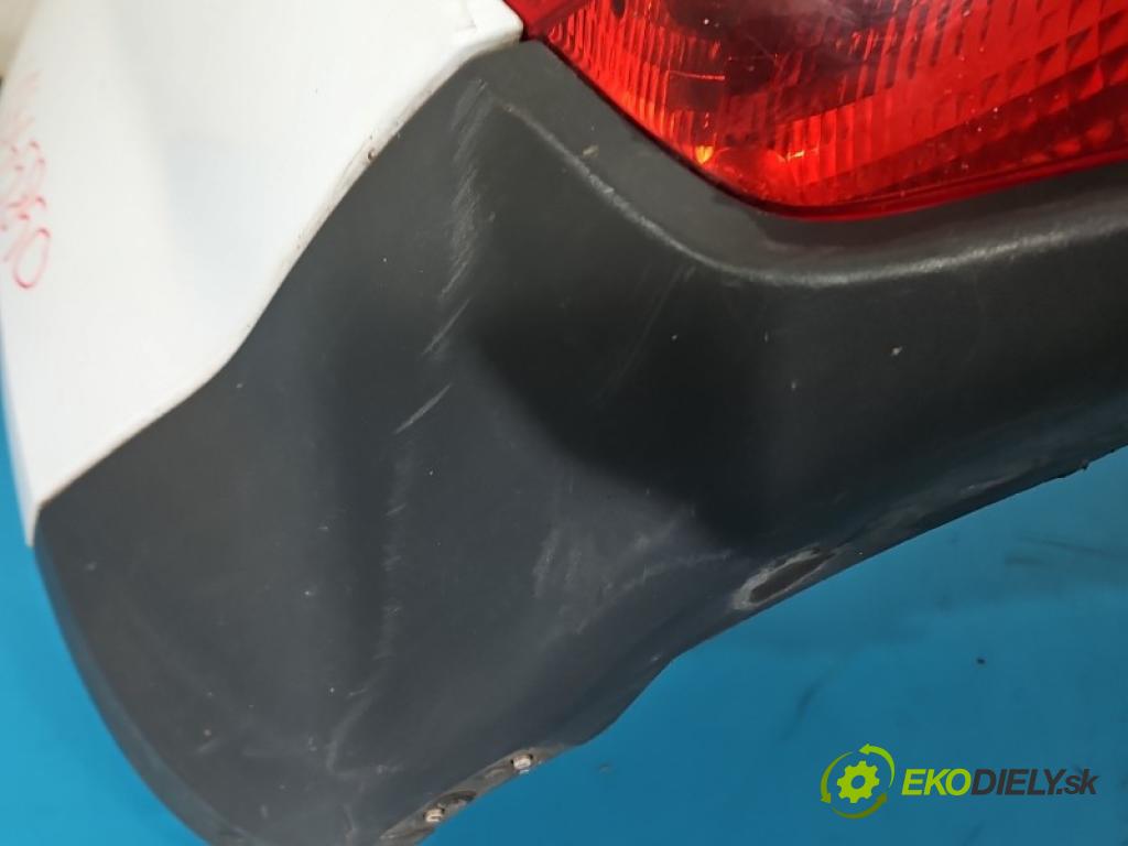 Ford Focus Mk2 2004-2011 1.6 16V 101 hp manual 74 kW 1596 cm3 5- nárazník zadní  (Klika dveří ostatní)