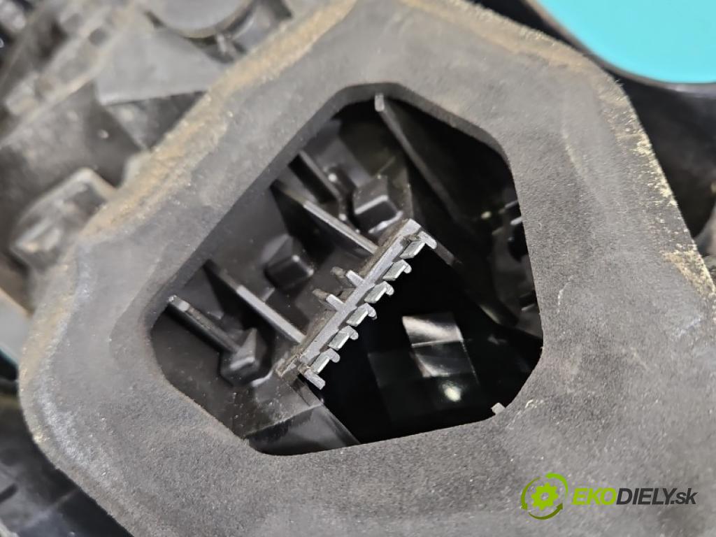 Opel Corsa D 2006-2014 1.2 16V 86 hp manual 63 kW 1229 cm3 5- světlo zadní pravé blatník: 13269051