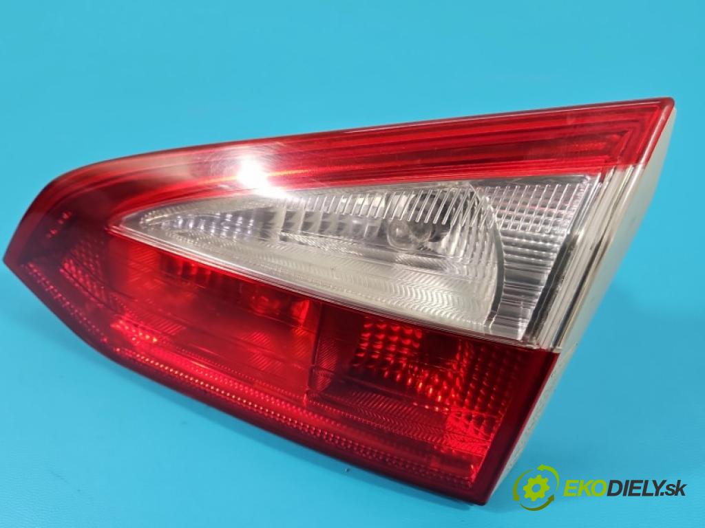 Ford Focus Mk3 2010-2018 1.6d 116 HP manual 85 kW 1560 cm3 5- svetlo / reflektor zadné pravé kufrové dvere BM51-13A602-BC