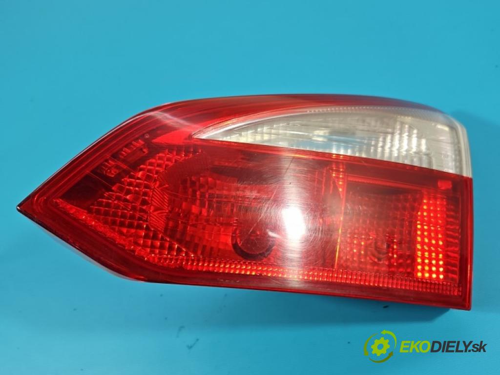 Ford Focus Mk3 2010-2018 1.6d 116 HP manual 85 kW 1560 cm3 5- svetlo / reflektor zadné pravé kufrové dvere BM51-13A602-BC