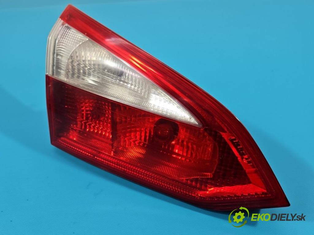 Ford Focus Mk3 2010-2018 1.6d 116 HP manual 85 kW 1560 cm3 5- svetlo / reflektor zadné ľavé kufrové dvere BM51-13A603-BC