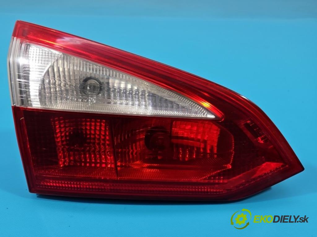 Ford Focus Mk3 2010-2018 1.6d 116 HP manual 85 kW 1560 cm3 5- svetlo / reflektor zadné ľavé kufrové dvere BM51-13A603-BC