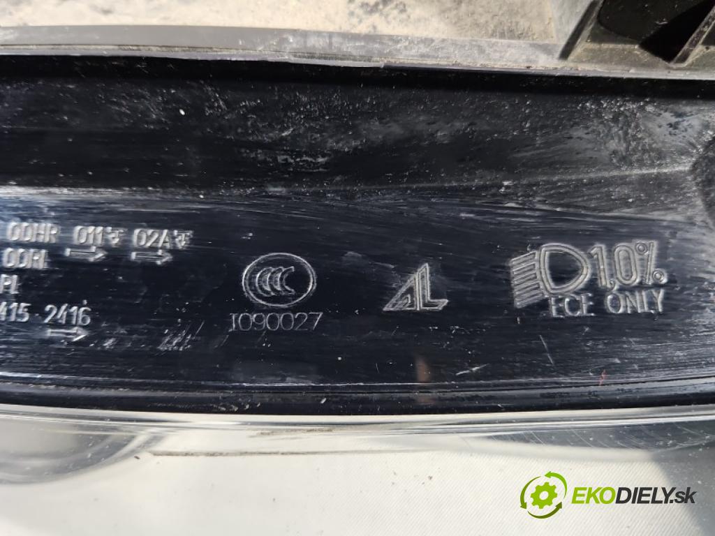 Audi A4 B8 2007-2015 1.8 TFSI 160 HP manual 118 kW 1798 cm3 5- Reflektor: ľavý  (Kľučka dverí ostatné)