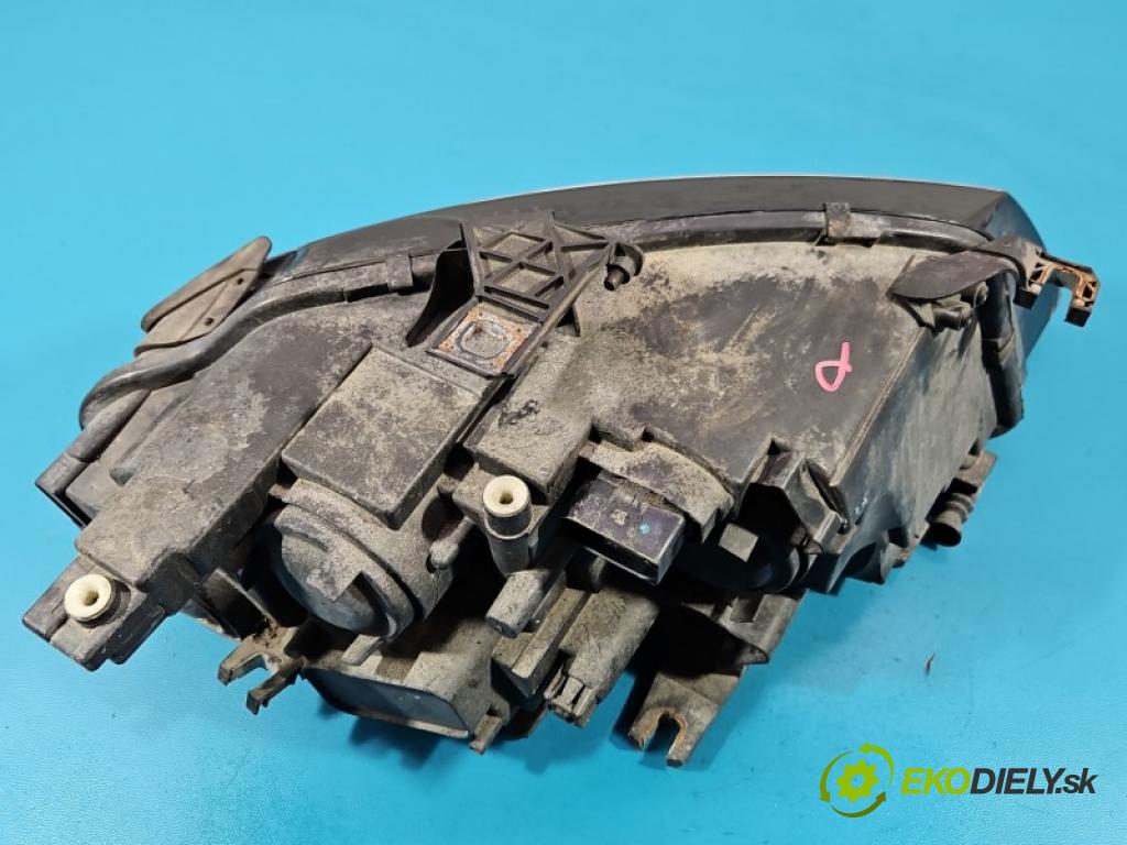 Audi A4 B8 2007-2015 1.8 TFSI 160 HP manual 118 kW 1798 cm3 5- Reflektor: ľavý  (Kľučka dverí ostatné)