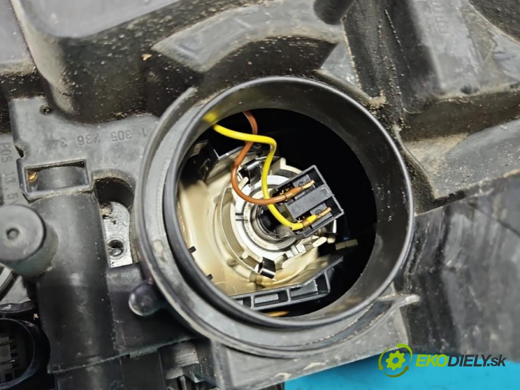 Audi A4 B8 2007-2015 1.8 TFSI 160 HP manual 118 kW 1798 cm3 5- Reflektor: ľavý  (Kľučka dverí ostatné)
