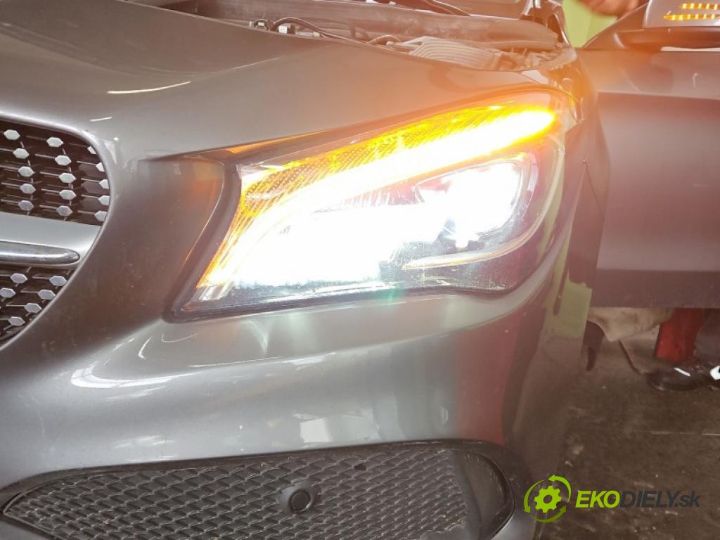 Mercedes CLA C117 X117 2013-2019 2.0 T 184hp automatic 135 kW 1991 cm3 4- Reflektor: ľavý A1178206761 (Kľučka dverí ostatné)