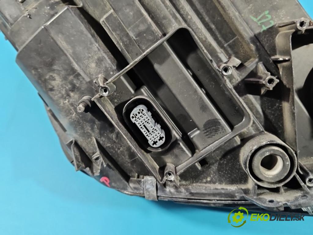 Audi A4 B9 2015-2024 2.0 tdi 150 HP manual 110 kW 1968 cm3 5- Reflektor: ľavý 8W0941033 (Kľučka dverí ostatné)
