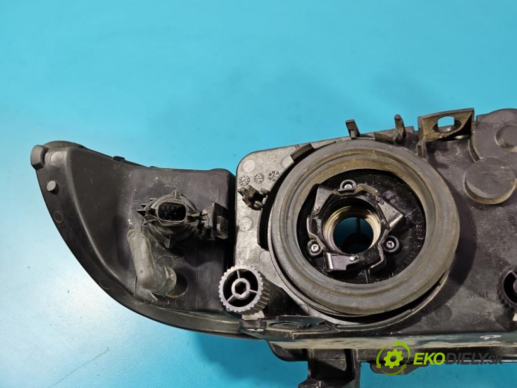 Bmw 5 E39 1996-2003 2.5 tds 143 HP manual 105 kW 2497 cm3 5- Reflektor: ľavý  (Kľučka dverí ostatné)