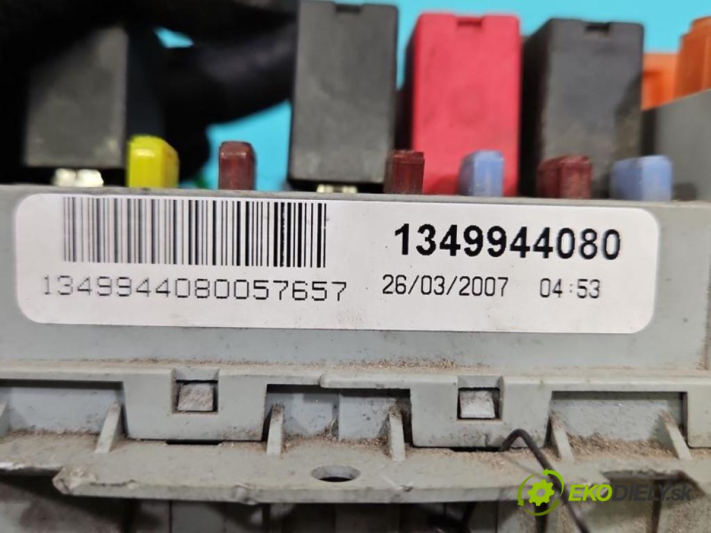 Fiat Ducato III 2006-2014 2.3 jtd 120 HP manual 88 kW 2287 cm3 5- skrinka poistka 1349944080 (Poistková skrinka)
