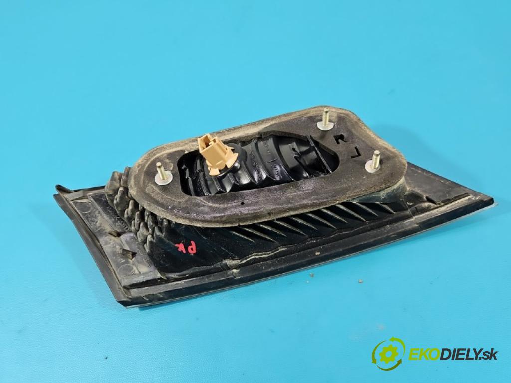 Honda Civic VIII 2006-2011 1.8 16V 140 hp manual 103 kW 1799 cm3 5- světlo zadní pravé kufrových dveří 226-16721