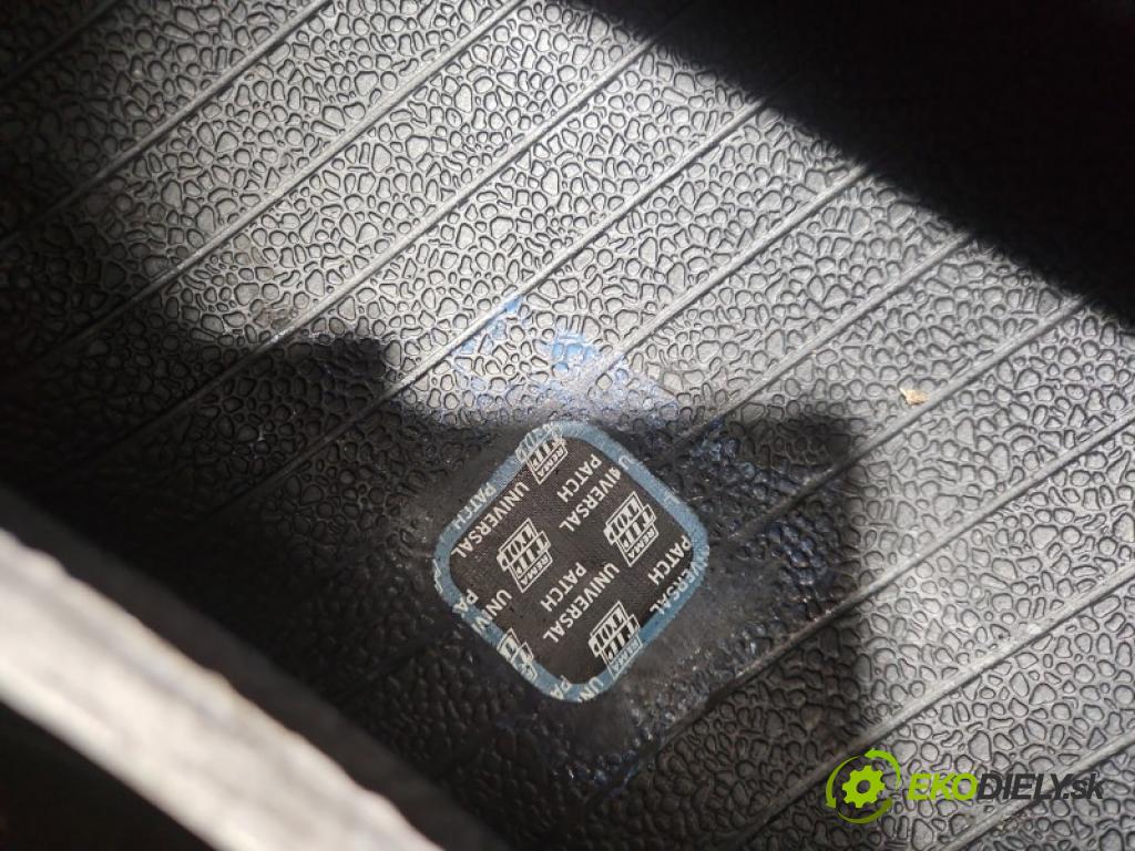 Citroen C3 Pluriel 2003-2010 1.4 hdi 68 HP manual 50 kW 1398 cm3 2- pneumatika zimné 4ks komplet