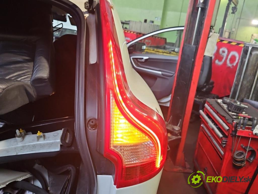 Volvo XC60 I 2008-2017 2.4 D5 185 hp automatic 136 kW 2400 cm3 5- světlo zadní pravé blatník: 89075234