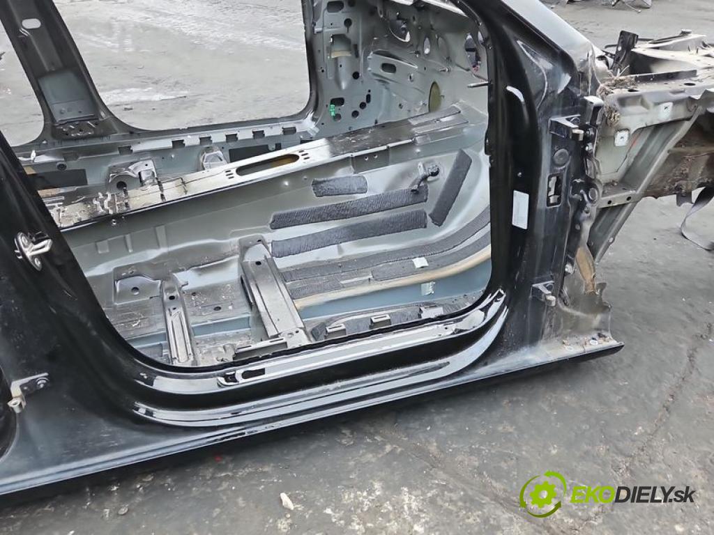 Audi A4 B9 2015-2024 2.0 tdi 150 hp manual 110 kW 1968 cm3 5- práh pravý  (Karoserie ostatní)