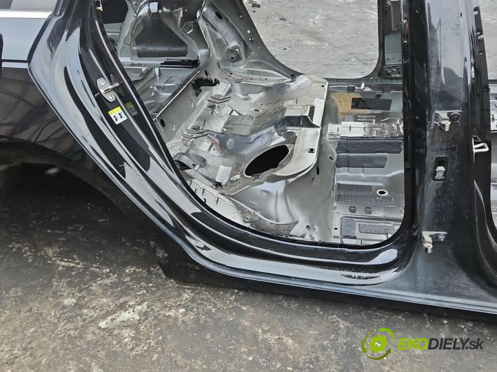 Audi A4 B9 2015-2024 2.0 tdi 150 hp manual 110 kW 1968 cm3 5- práh pravý  (Karoserie ostatní)