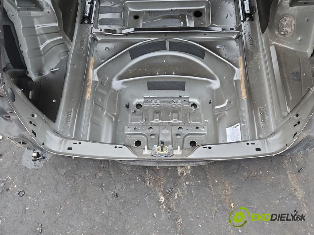 Audi A4 B9 2015-2024 2.0 tdi 150 hp manual 110 kW 1968 cm3 5- stěna zadní