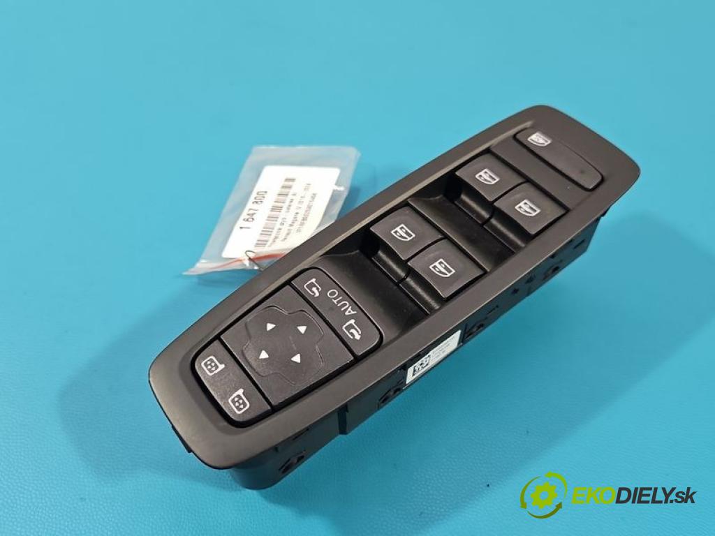 Renault Megane IV 2016-2024 1.2 408 132  HP manual 97 kW 1197 cm3 5- prepínač okien spätných zrkadiel E32452-03