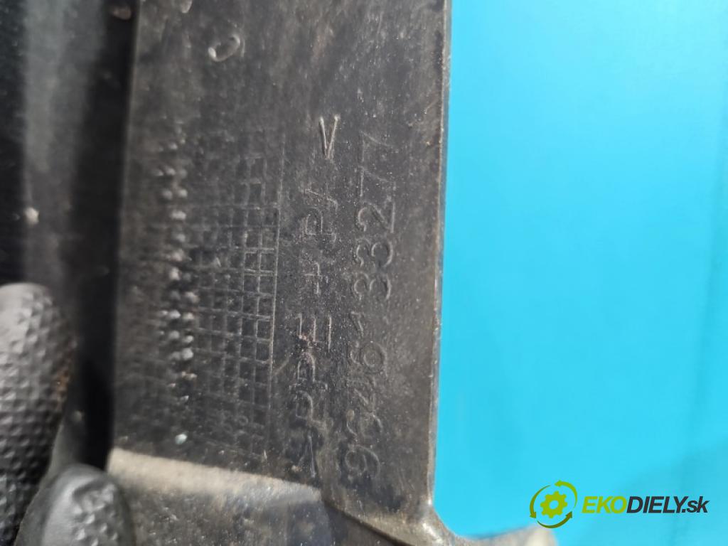 Citroen C4 I 2004-2011 1.6 16V 109 hp manual 80 kW 1587 cm3 3- blatnik přední pravý 9646133277 (Klika dveří ostatní)