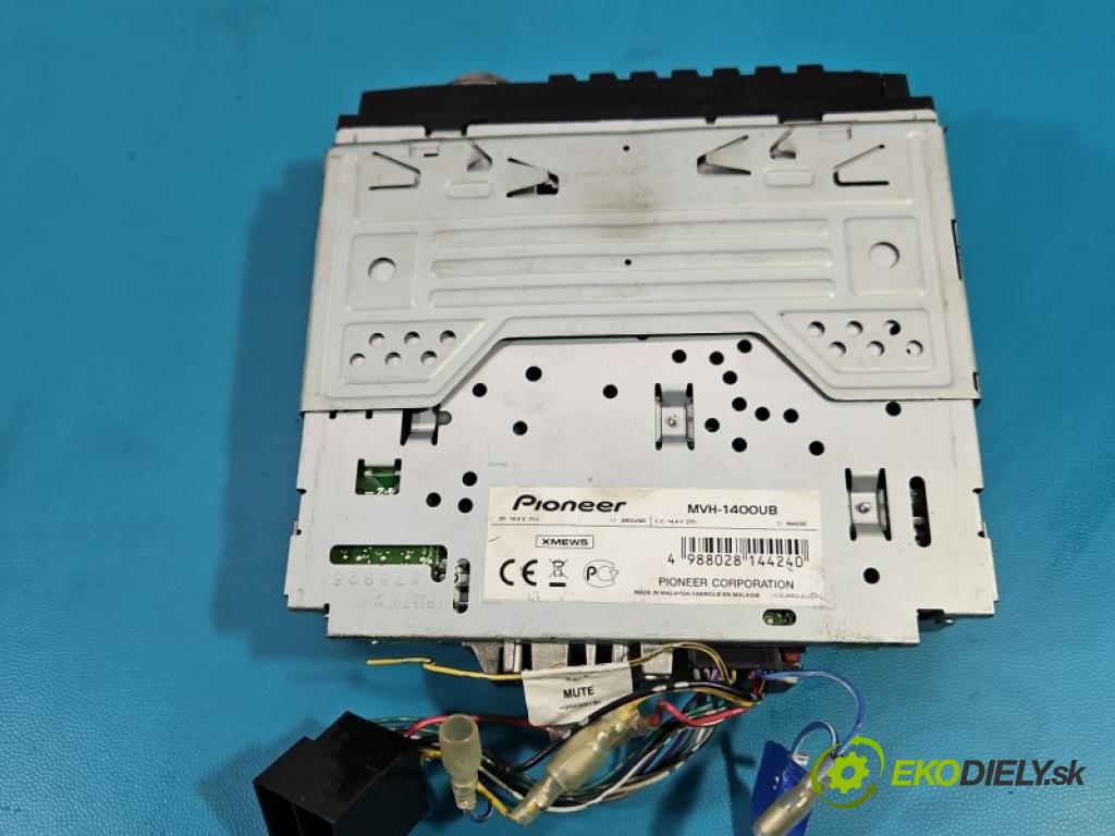 Honda HR-V I 1999-2006 1.6 16V 124 hp manual 91 kW 1590 cm3 5- Radio MVH-1400UB