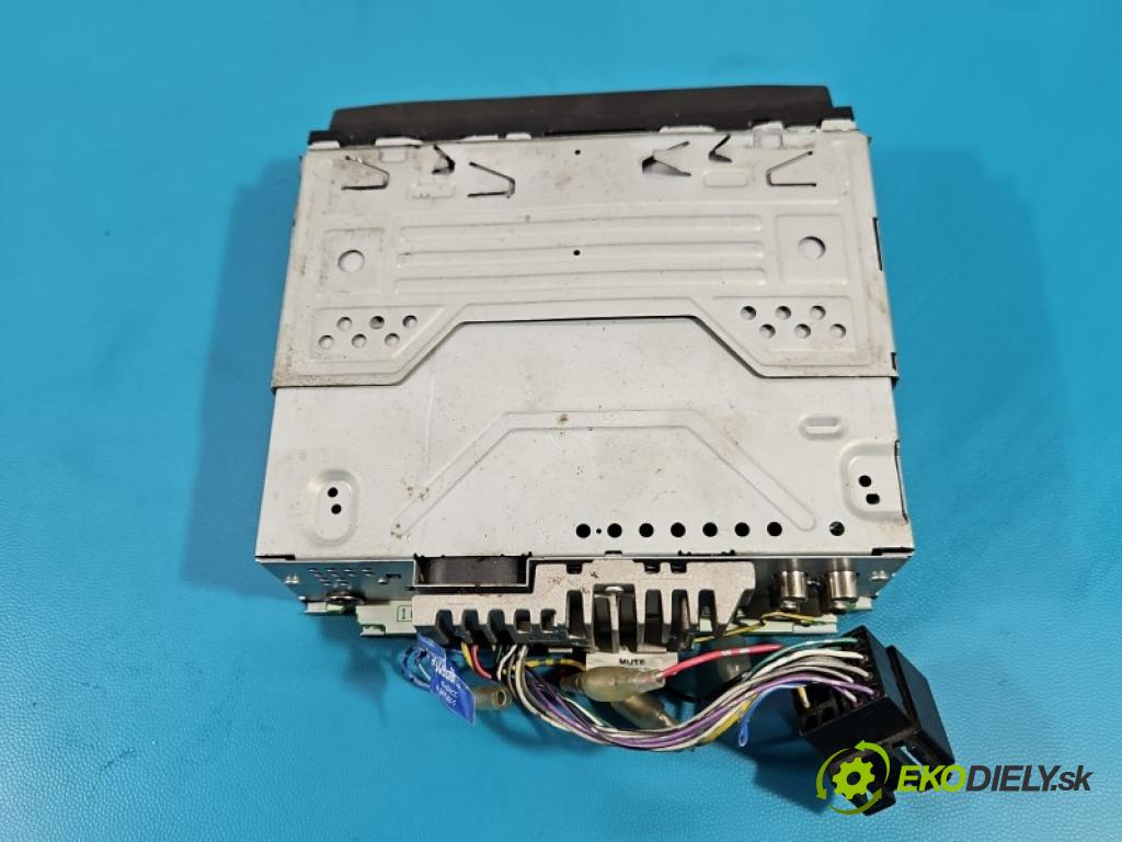 Honda HR-V I 1999-2006 1.6 16V 124 hp manual 91 kW 1590 cm3 5- Radio MVH-1400UB