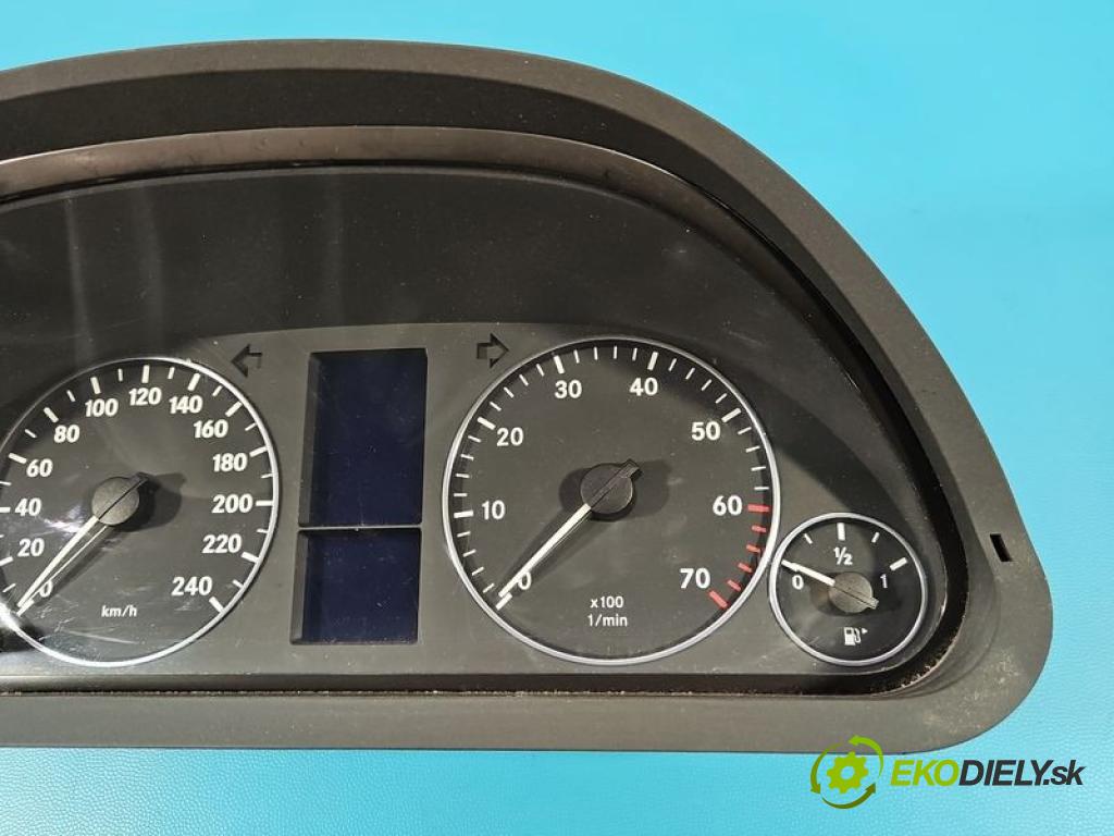 Mercedes A W169 2004-2012 1.5 8V 95 hp manual 70 kW 1498 cm3 3- Přístrojová deska 1031098100 (Přístrojová deska)