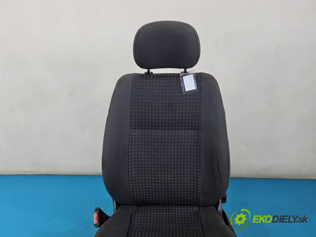 Opel Astra II 1998-2009 1.7 cdti 80 hp manual 59 kW 1686 cm3 5- Sedadlo levý  (Sedadlo)