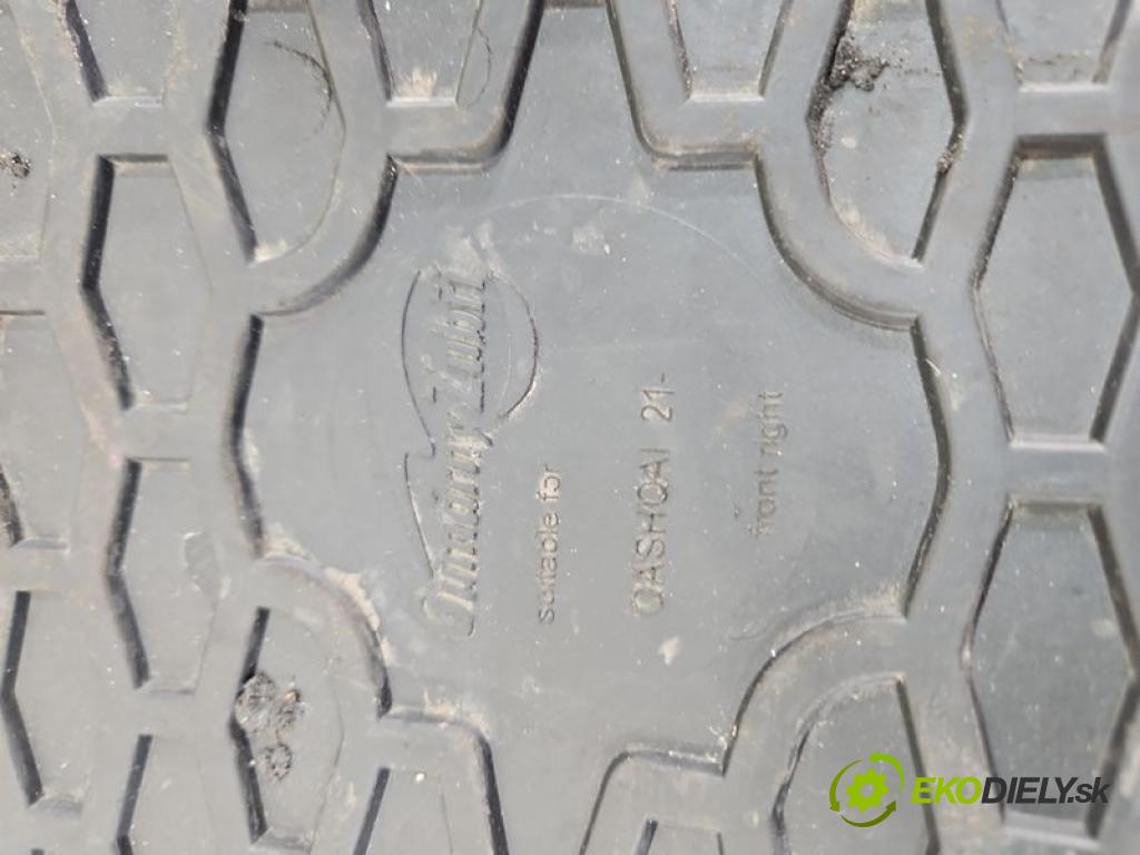 Nissan Qashqai III J12 2021- 1.3 DIG-T 140 hp manual 103 kW 1332 cm3 5- Koberce: