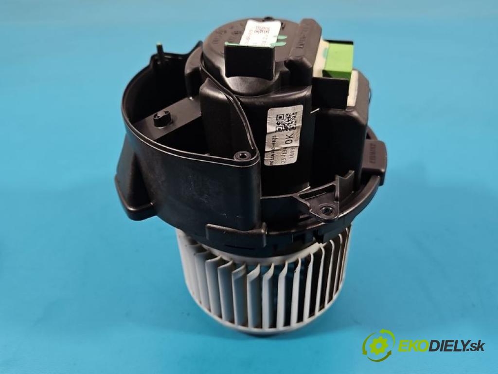 Dacia Sandero III 2020- 1.0 101 hp manual 74 kW 999 cm3 5- ventilátor vzduchu M0116360-6875