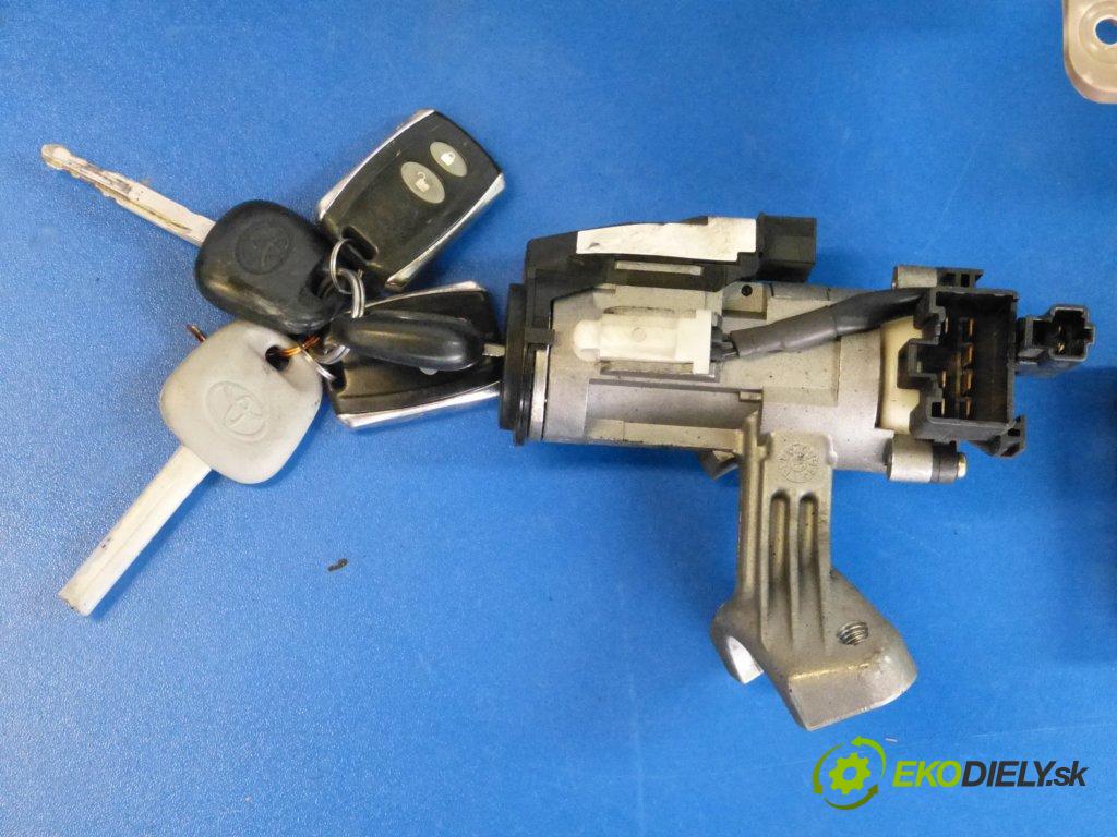 Toyota Corolla E12 2001-2009 2.0 D4D 90 HP  66 kW 2000 cm3  Jednotka riadiaca