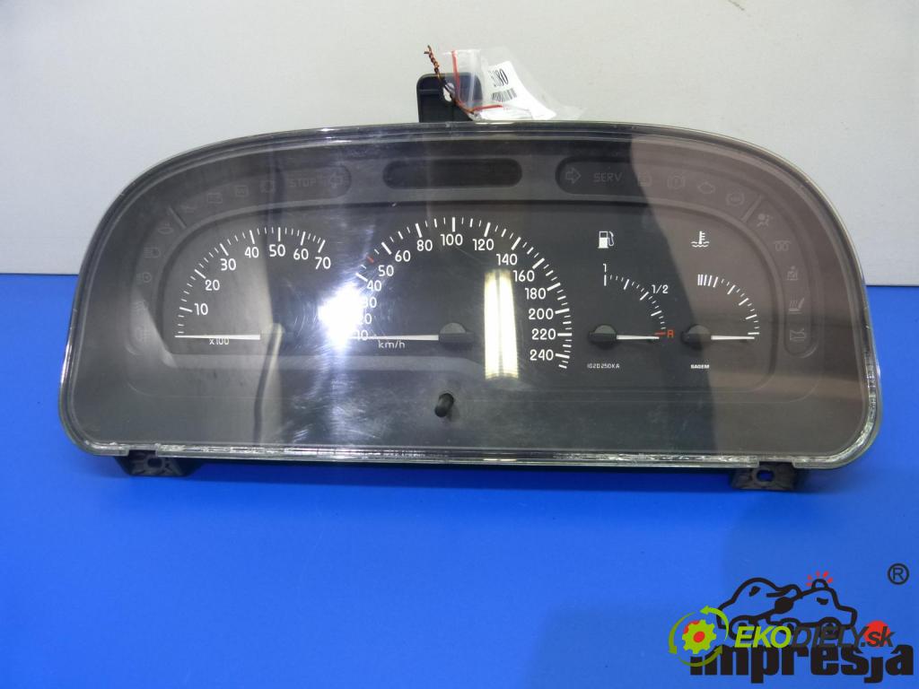 Renault Laguna I 1994-2001 1.9 DTI 98 hp  72 kW 1900 cm3  prístrojovka  (Přístrojové desky, displeje)