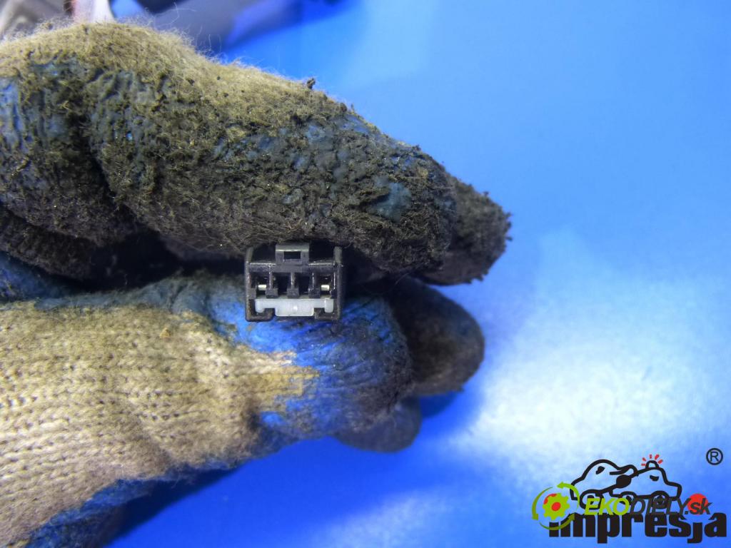 Daewoo Nubira II 1999-2003 2.0 16V   2000 cm3  spínačka  (Spínací skříňky a klíče)