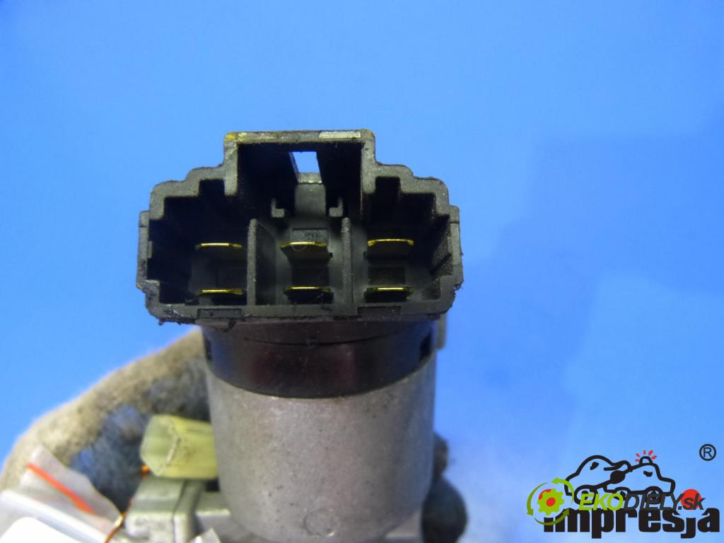 Daewoo Nubira II 1999-2003 2.0 16V   2000 cm3  spínačka  (Spínací skříňky a klíče)