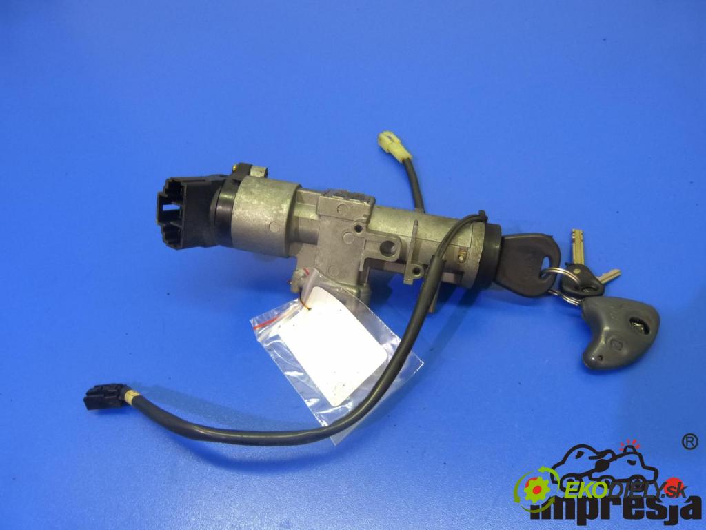 Daewoo Nubira II 1999-2003 2.0 16V   2000 cm3  spínačka  (Spínací skříňky a klíče)