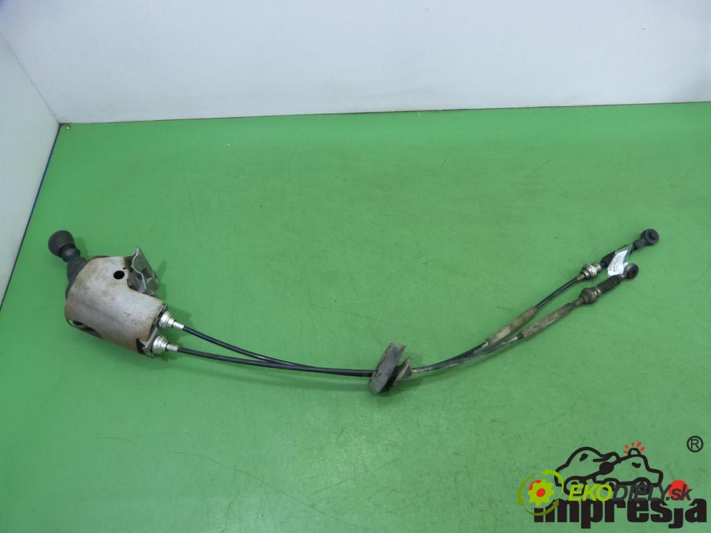 Renault Trafic II 2001-2014 1.9 DCI 82 HP  60 kW 1900 cm3  Kulisa - -  (Rýchlostné páky / kulisy)