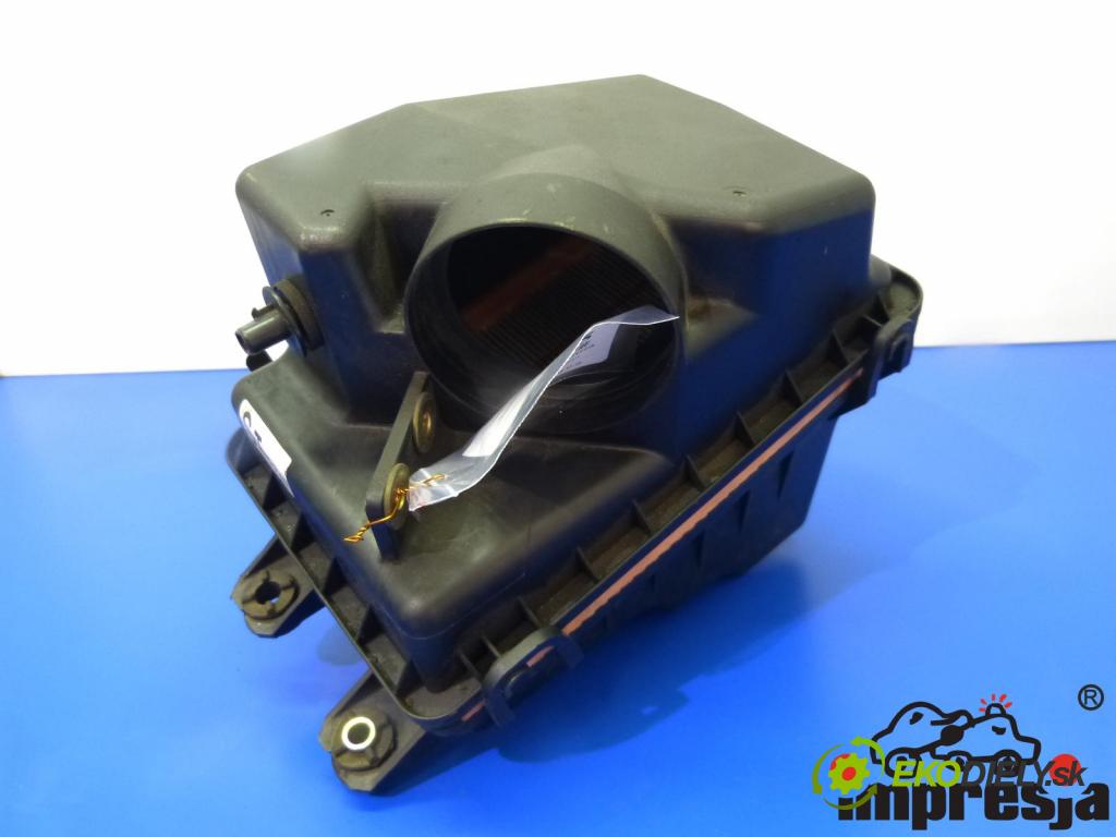 Mazda 323f 2.0 16V 131 hp  96 kW 2000 cm3  obal filtra vzduchu  (Kryty filtrů)