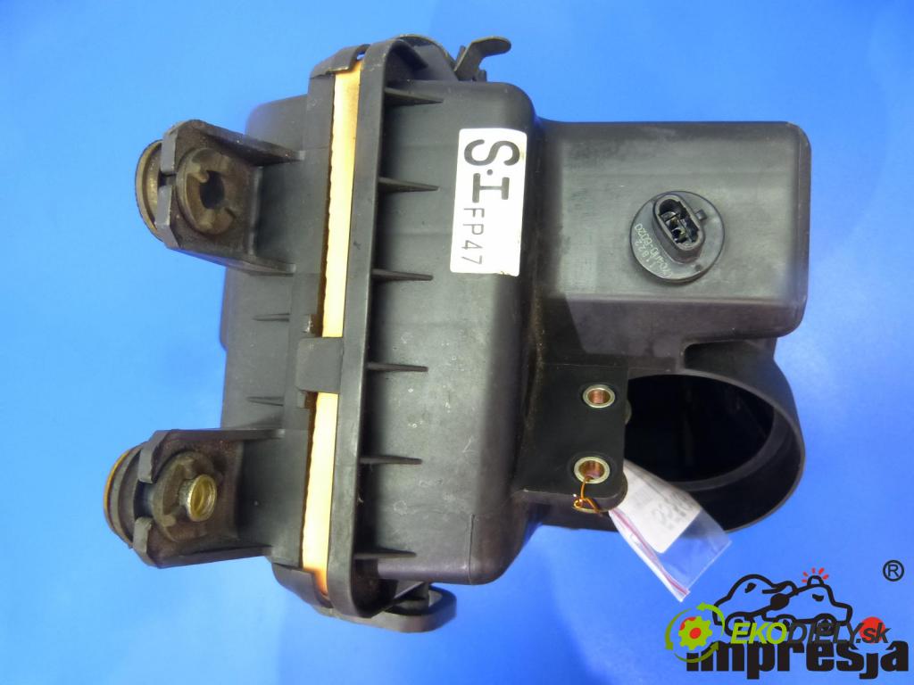 Mazda 323f 2.0 16V 131 hp 96 kW 2000 cm3 obal filtra vzduchu (Kryty filtrů)