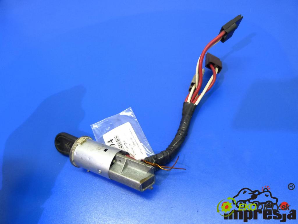 Citroen Zx 1.4 8V 75 hp  55 kW 1400 cm3  spínačka  (Spínací skříňky a klíče)