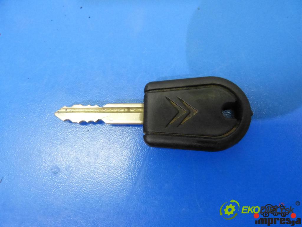 Citroen Zx 1.4 8V 75 hp  55 kW 1400 cm3  spínačka  (Spínací skříňky a klíče)