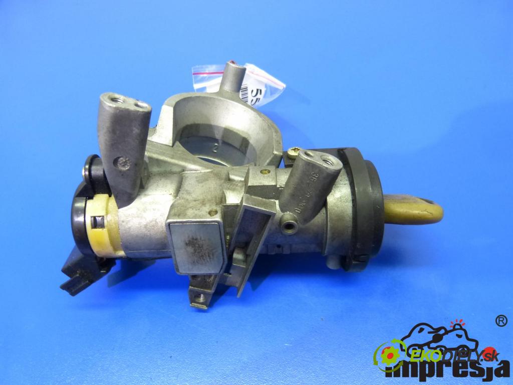 Mitsubishi Carisma 1.9 TD 90 HP  66 kW 1900 cm3  spinačka  (Spínacie skrinky a kľúče)