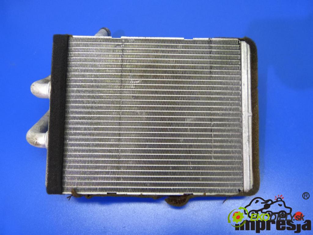 Kia Sorento I 2003-2009 2.5 CRDi 16V 140 HP  103 kW 2500 cm3  Výhrevné teleso, radiátor kúrenia  (Radiátory kúrenia)