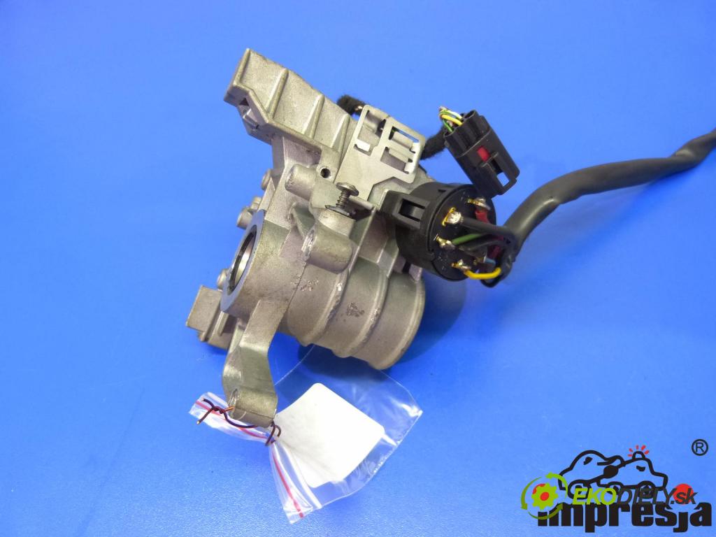 Ford Scorpio 2.0 16V 136hp  100 kW 2000 cm3  spínačka  (Spínací skříňky a klíče)