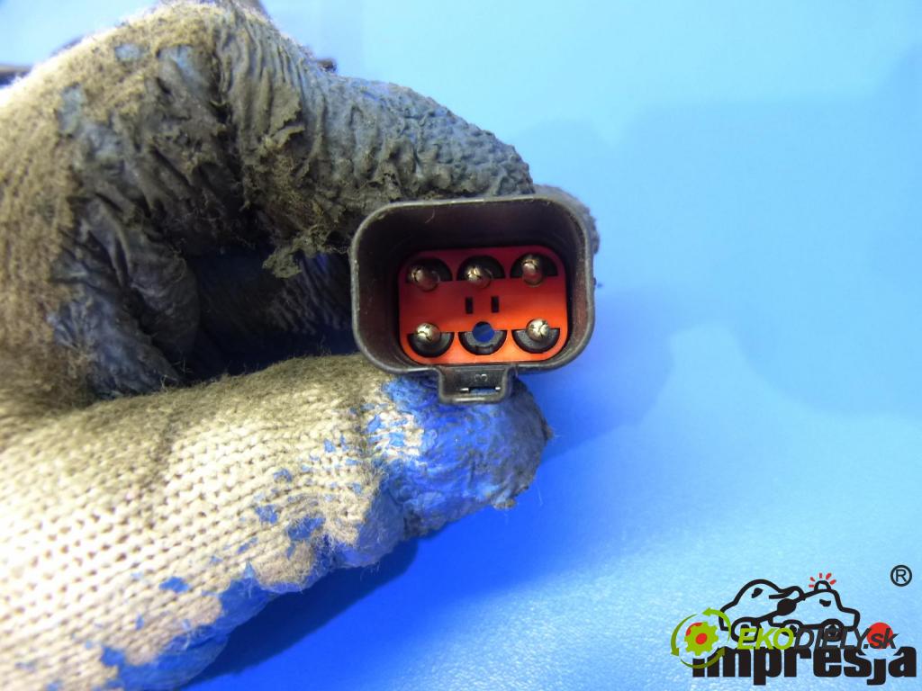 Ford Scorpio 2.0 16V 136hp  100 kW 2000 cm3  spínačka  (Spínací skříňky a klíče)