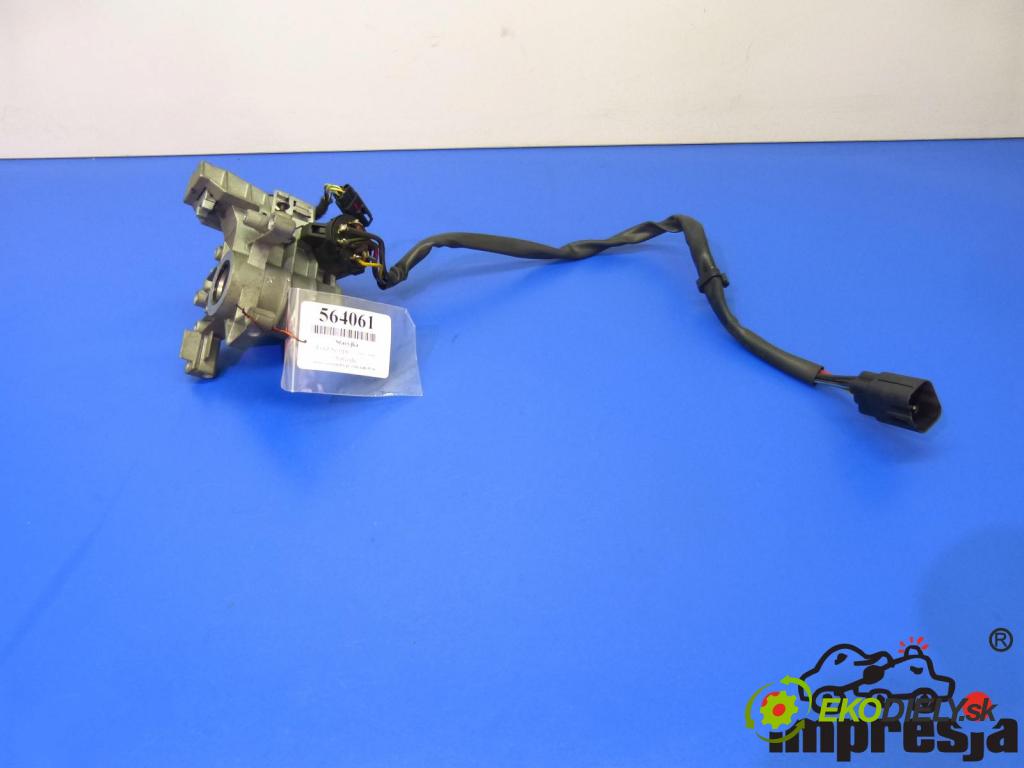 Ford Scorpio 2.0 16V 136hp  100 kW 2000 cm3  spínačka  (Spínací skříňky a klíče)