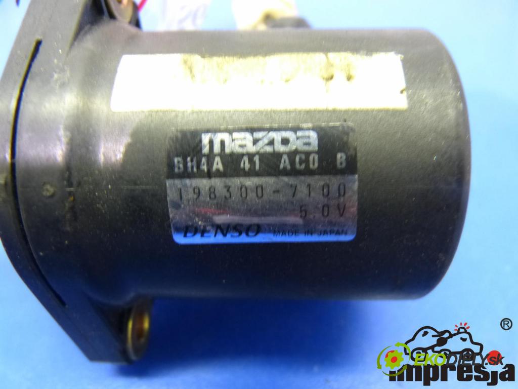 Mazda 323f 2.0D 71 HP  52 kW 2000 cm3  pedále  (Pedále)