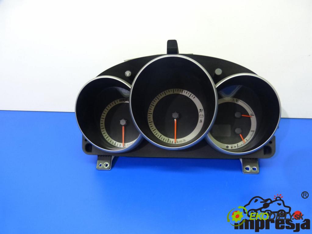 Mazda 3 I BK 2003-2009 2.0 16V 150 HP  110 kW 2000 cm3  Prístrojovka  (Prístrojové dosky, displeje)