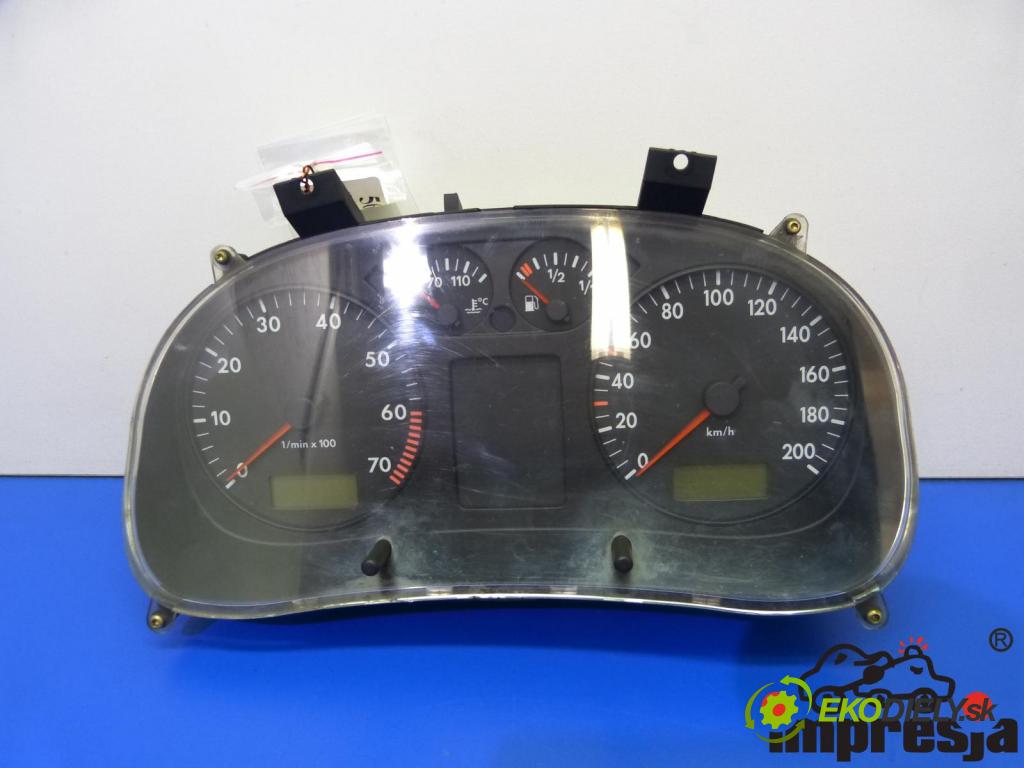 Seat Arosa 1.0 8V 50 HP  37 kW 1000 cm3  Prístrojovka  (Prístrojové dosky, displeje)