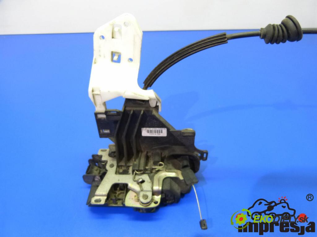 Seat Cordoba II 6L 2002-2008 1.4 16V 75 hp  55 kW 1400 cm3  zámok zadní část levý